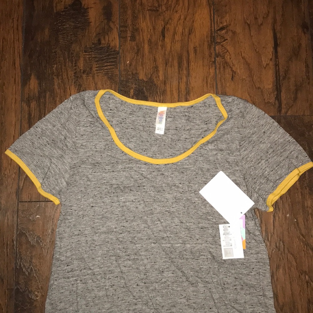 LulaRoe Classic T.